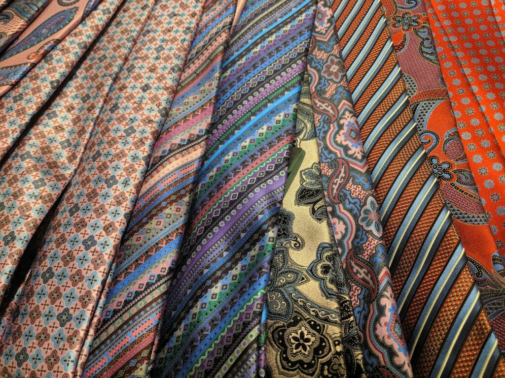Gravata de Seda Paisley Bordô